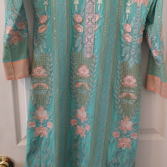 Indian Suit - Picture 2 of 6